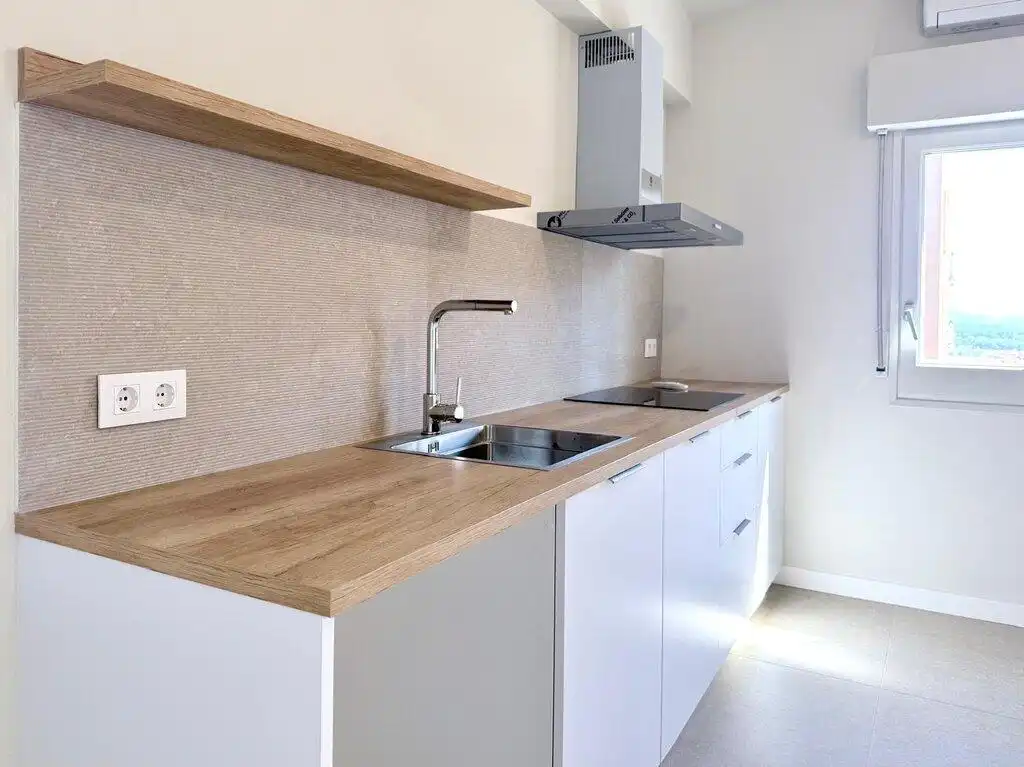 Kitchen of Flat for sale in Figueres  with Air Conditioner, Terrace and Balcony