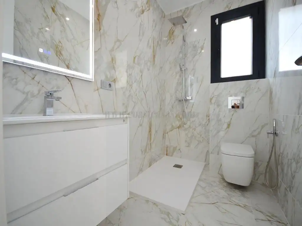 Chalet con piscina en venta en Los Balcones - Los Altos, imagen 19