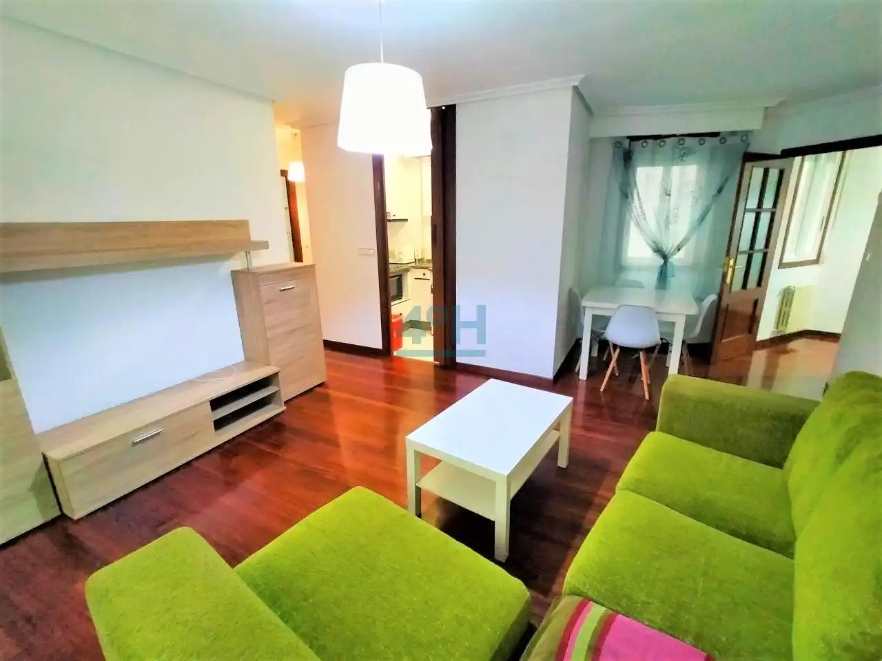 Living room of Apartments for rent in Ourense Capital   with Heating, Storage room and Furnished