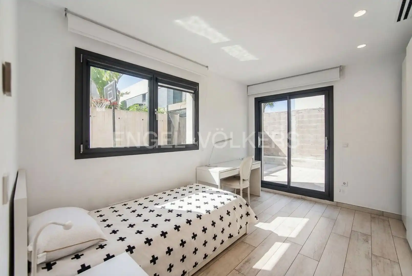 Dormitori de Casa o xalet en venda en Castellón de la Plana / Castelló de la Plana amb Aire condicionat, Calefacció i Jardí privat
