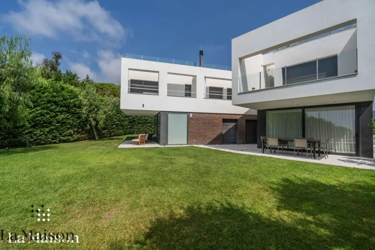 Vista exterior de Casa o xalet en venda en Sant Andreu de Llavaneres amb Aire condicionat, Calefacció i Jardí privat