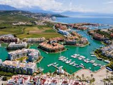 Hotel amb piscina en venda a Sotogrande Costa