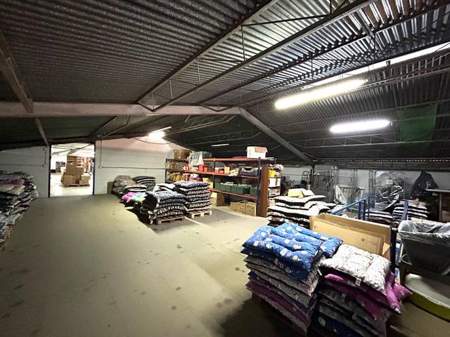 Nave industrial en Venta en Avenida Hacienda San Antonio en Palmete