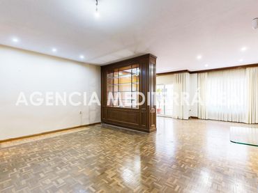 Flat with balcony for sale in Calle GENERAL SAN MARTIN