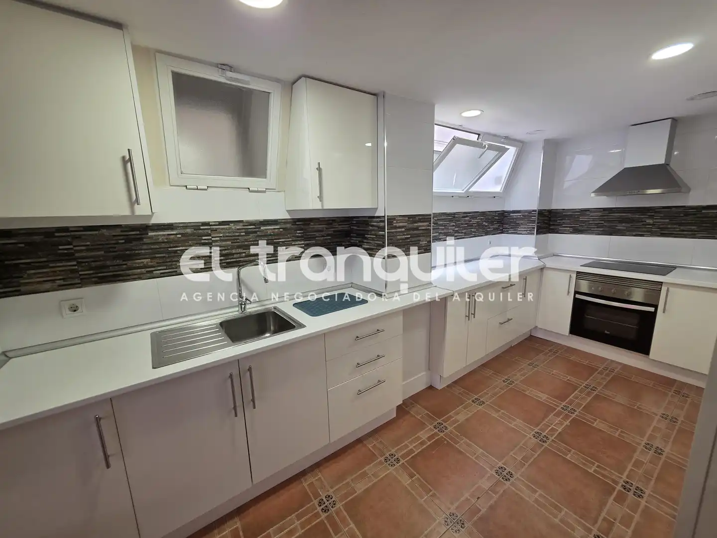 Cocina de Piso de alquiler en Madrid con Terraza, Amueblado y Lavadora