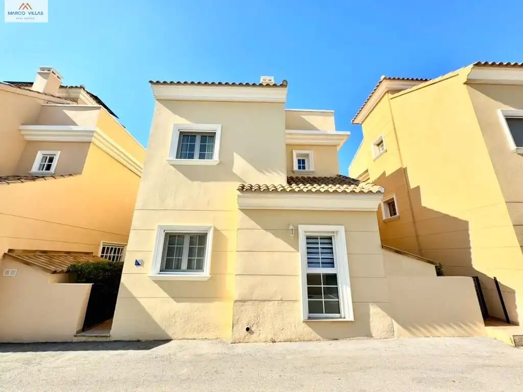 Vista exterior de Casa o xalet en venda en San Fulgencio amb Aire condicionat, Jardí privat i Balcó
