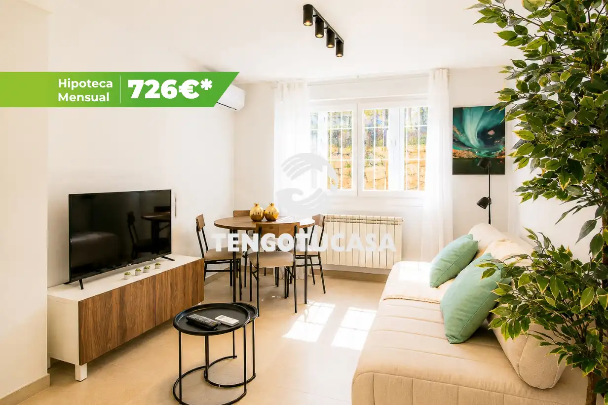 Living room of Flat for sale in Madrid  with Air Conditioner, Heating and Furnished