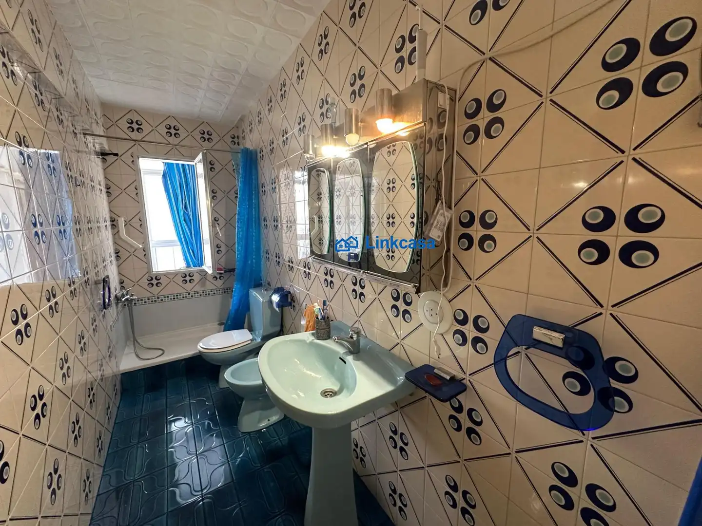 Baño de Piso de alquiler en Madrid con Calefacción y Terraza