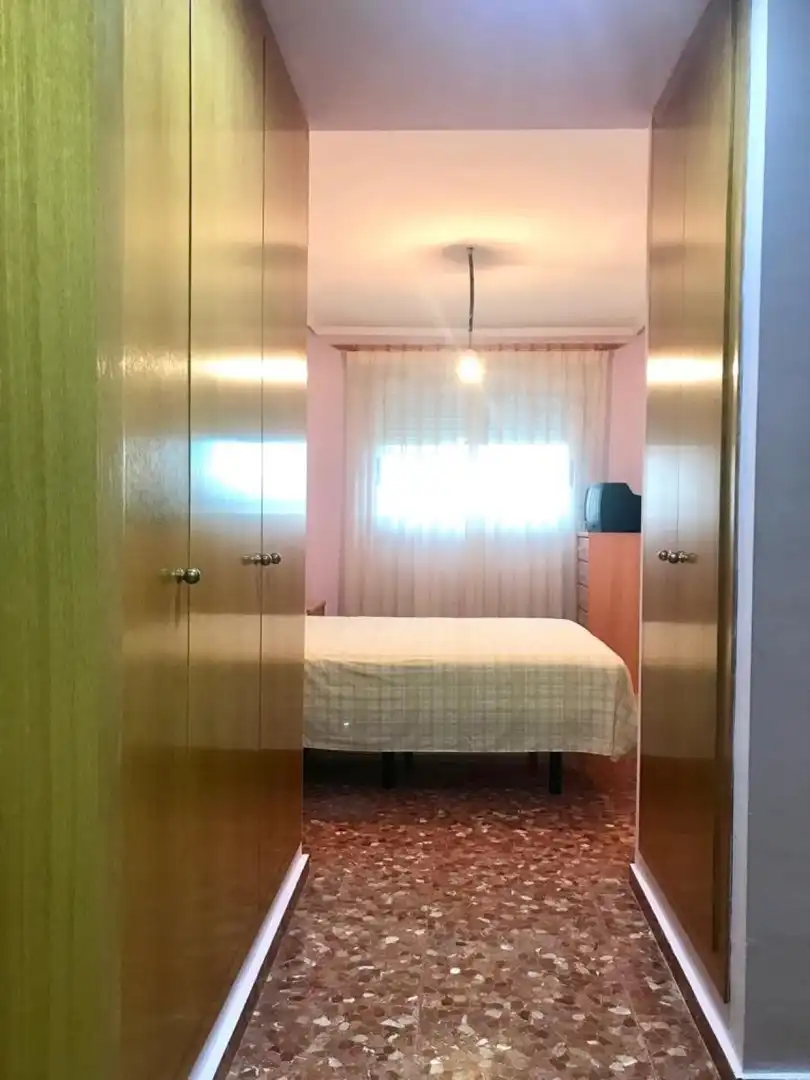 Habitación de Piso de alquiler en Manises con Aire acondicionado, Calefacción y Amueblado