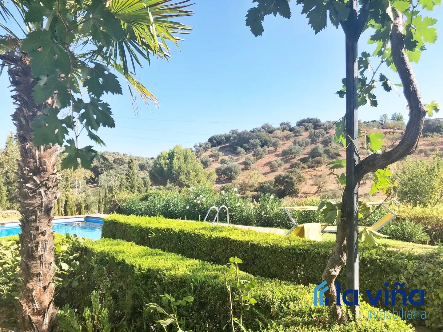 Chalet con piscina en venta en Villanueva del Rosario, imagen 2