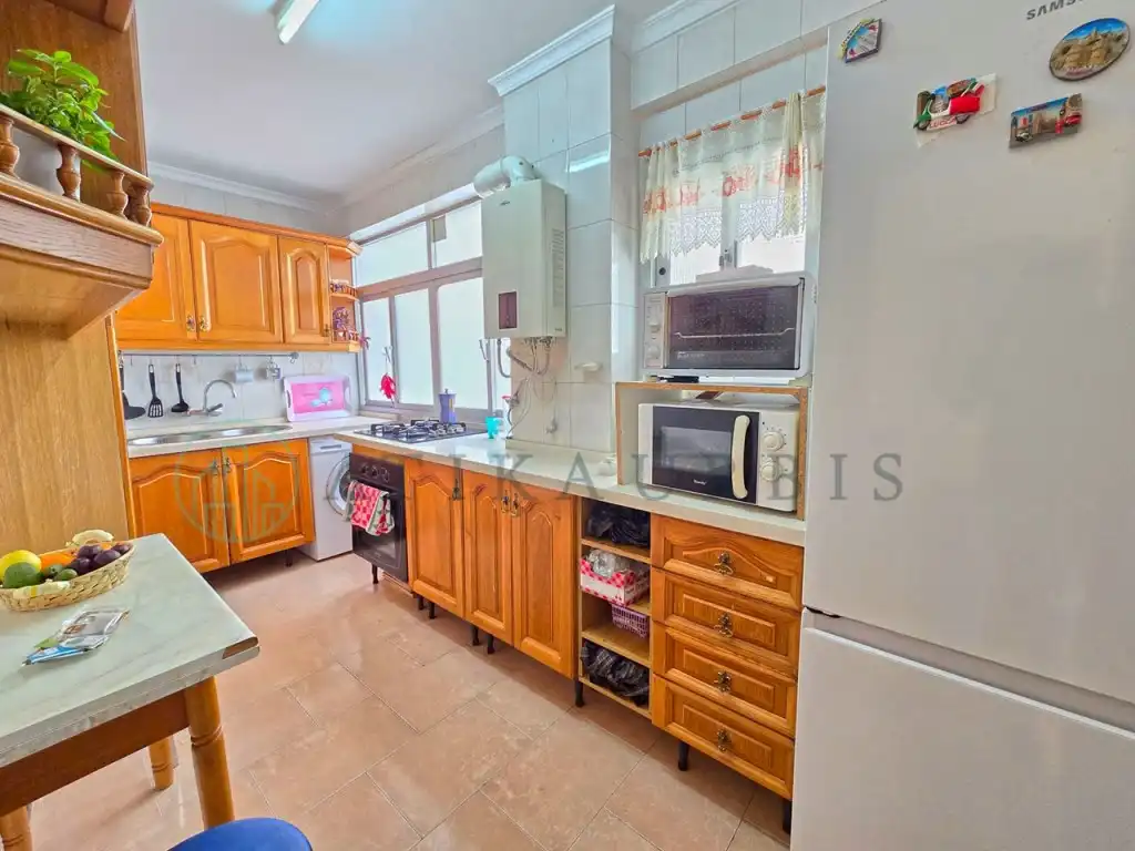 Piso en venta en Calle Manuel Altolaguirre, Girón - Las Delicias