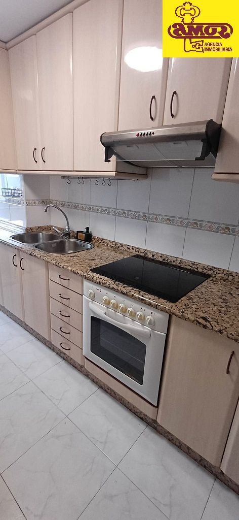 Wohnung zur Miete in Avenida Rosalía de Castro, O Milladoiro