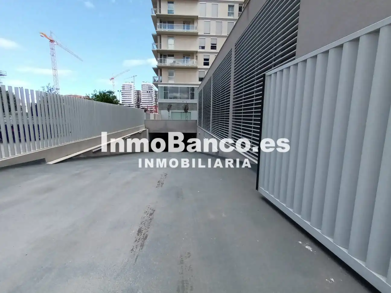 Exterior view of Flat for rent in Valencia  with Air Conditioner, Heating and Storage room