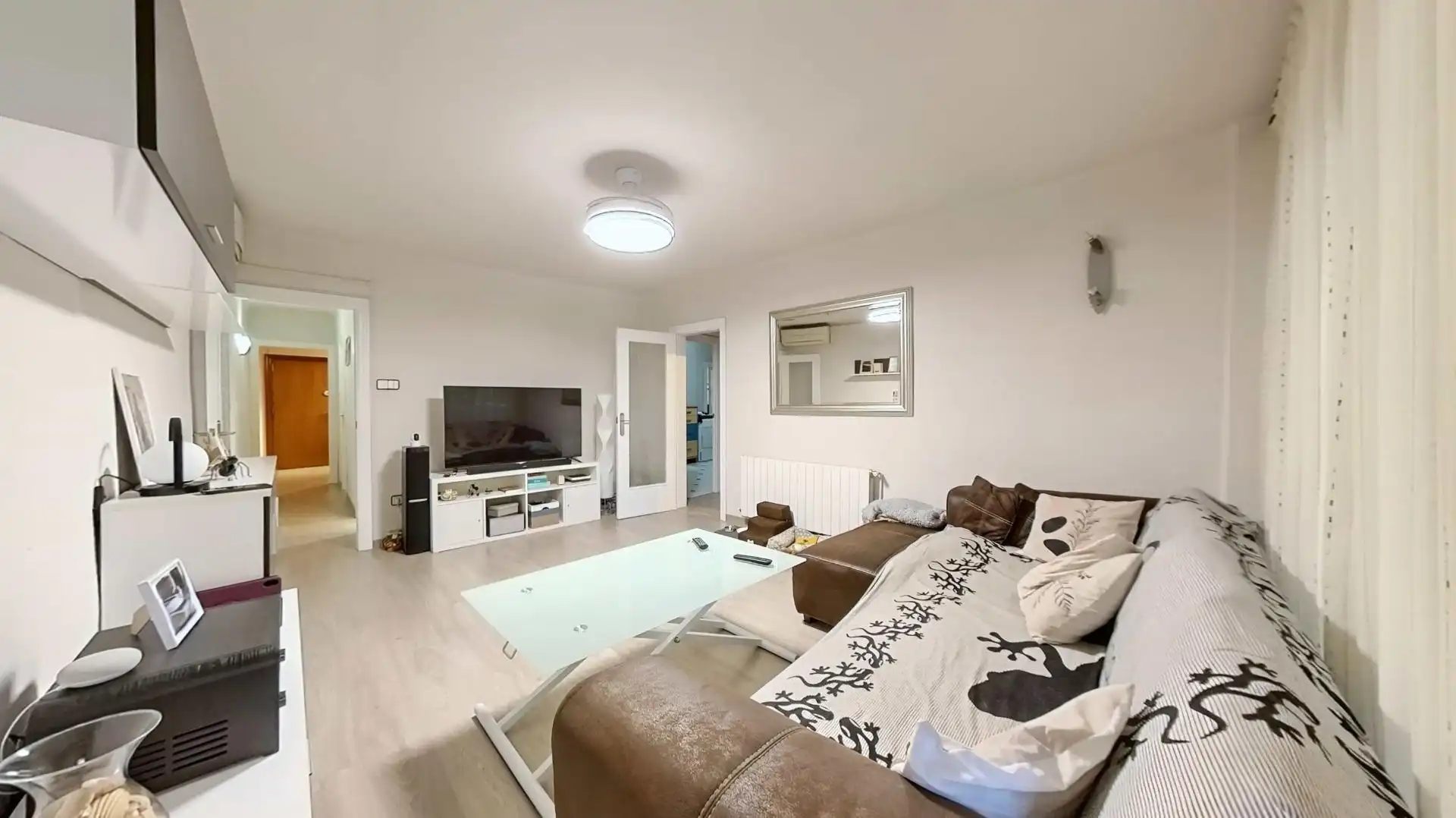 Sala de estar de Planta baja en venta en Santa Coloma de Gramenet con Aire acondicionado, Calefacción y Terraza