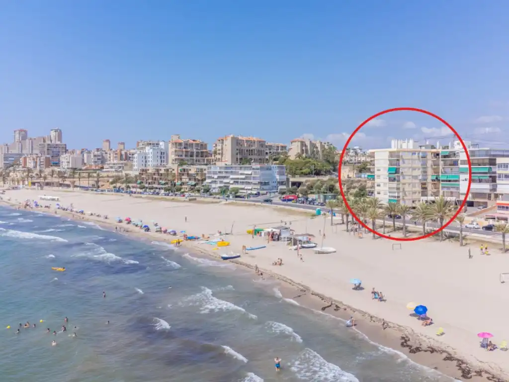 Vista exterior de Apartamento en venta en El Campello con Aire acondicionado, Terraza y Amueblado