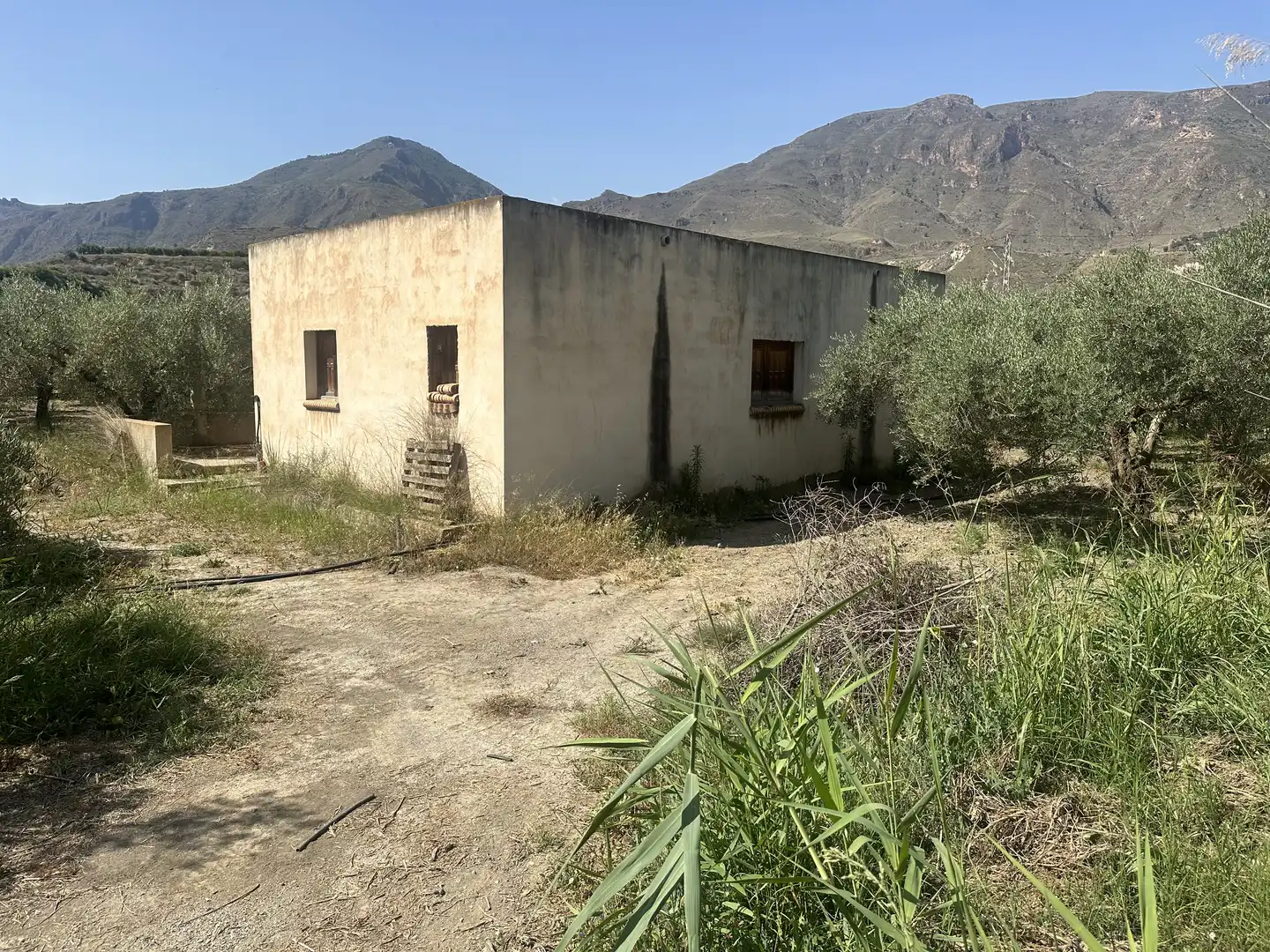 Außenansicht von Country house zum Verkauf in Bentarique mit Privatgarten
