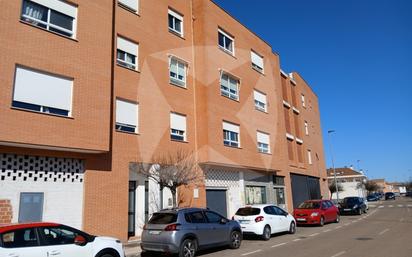 Exterior view of Flat for sale in Badajoz Capital  with Air Conditioner, Terrace and Swimming Pool