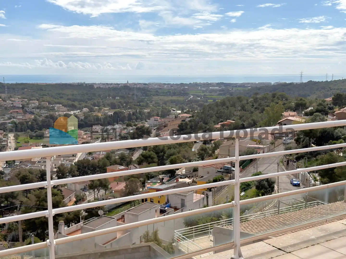 Vista exterior de Casa o xalet en venda en Cubelles amb Aire condicionat, Calefacció i Jardí privat