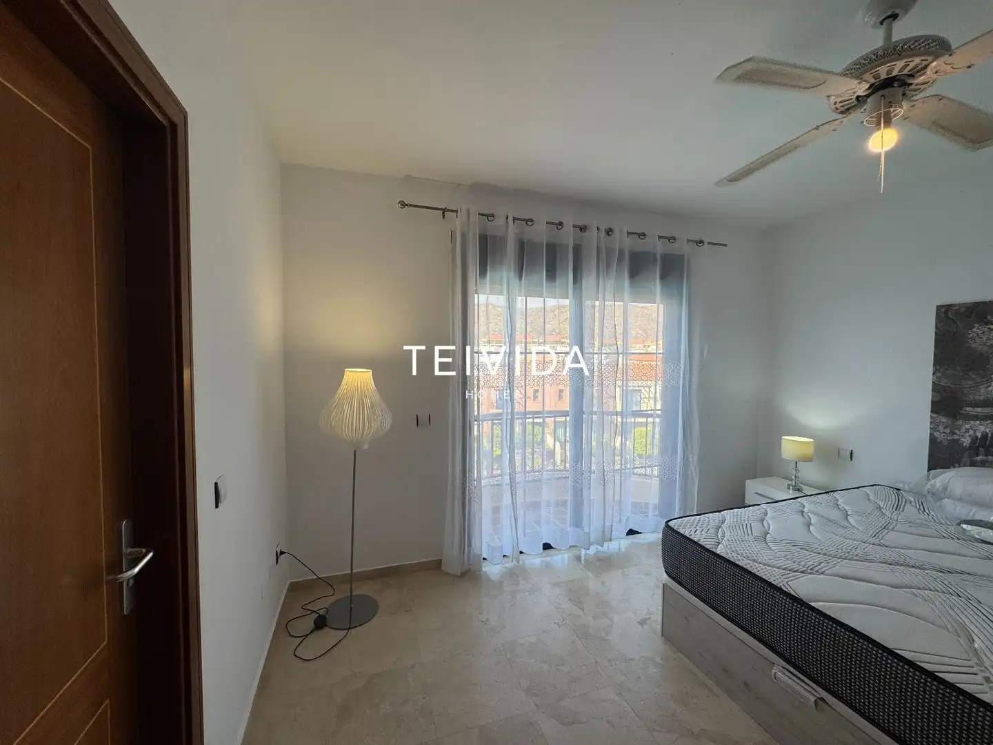 Habitación de Piso de alquiler en Arona con Terraza, Piscina y Amueblado