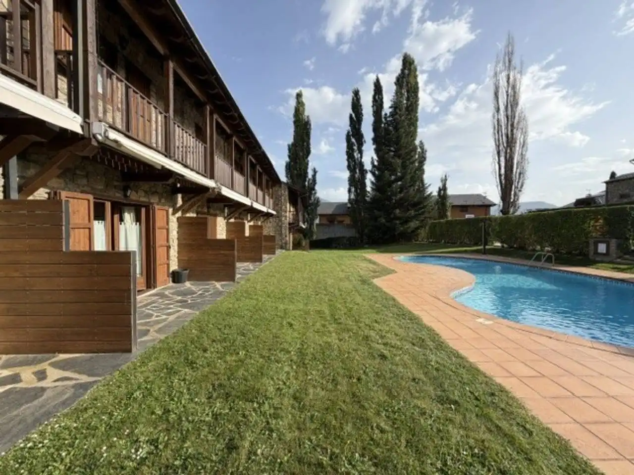 Jardí de Casa adosada de lloguer en Isòvol amb Calefacció, Terrassa i Piscina comunitària