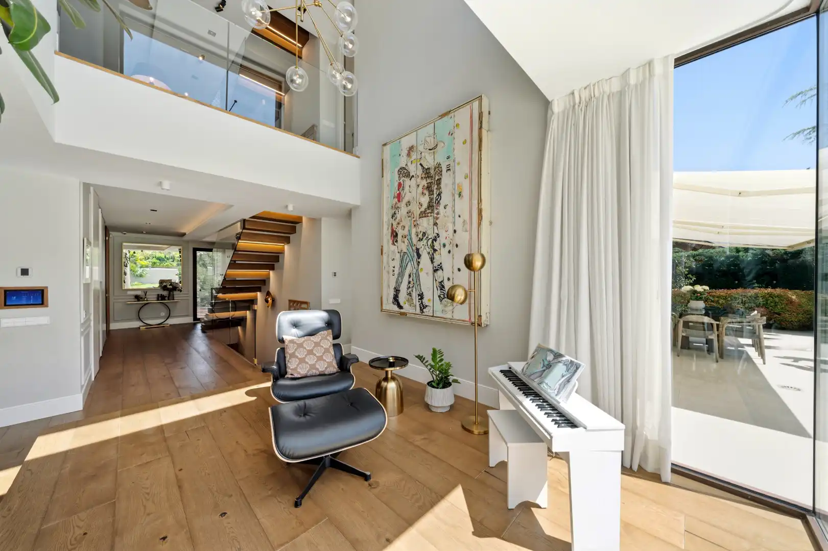 Sala de estar de Casa o chalet en venta en Las Rozas de Madrid con Aire acondicionado, Calefacción y Jardín privado