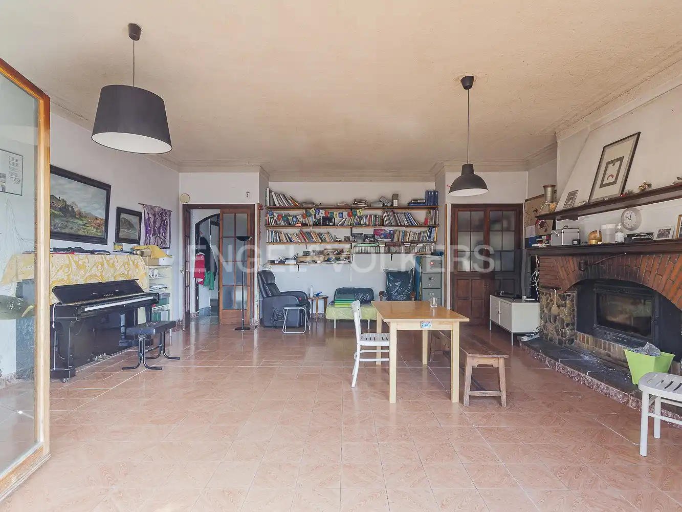 Sala de estar de Casa o chalet en venta en Viladecavalls con Aire acondicionado, Calefacción y Jardín privado