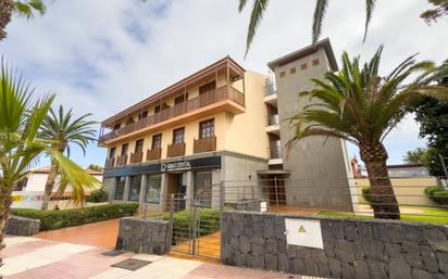 Außenansicht von Wohnungen zum verkauf in Puerto de la Cruz mit Privatgarten, Terrasse und Balkon