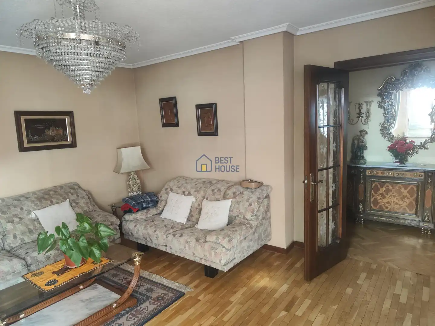 Sala d'estar de Pis en venda en León Capital  amb Calefacció