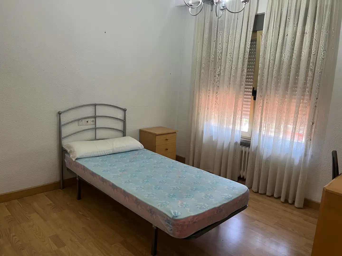 Bedroom of Flat for sale in Salamanca  with Heating, Parquet flooring and Furnished