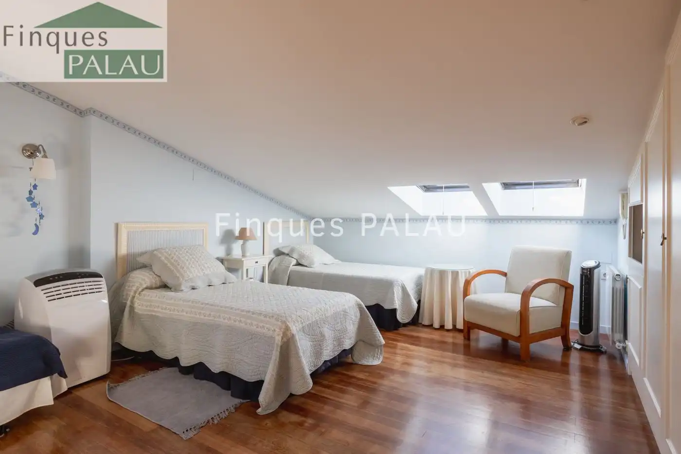Dormitori de Casa o xalet en venda en Sant Just Desvern amb Aire condicionat, Calefacció i Jardí privat