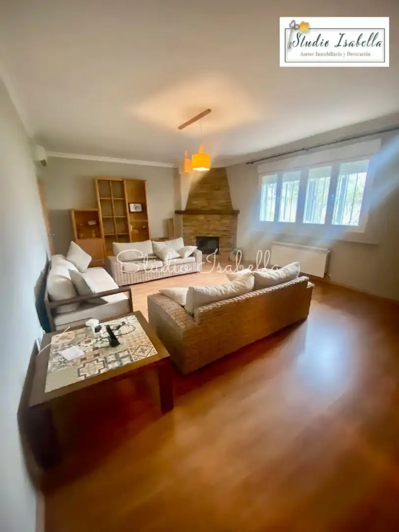 Sala d'estar de Casa o xalet en venda en Nambroca amb Aire condicionat, Calefacció i Jardí privat