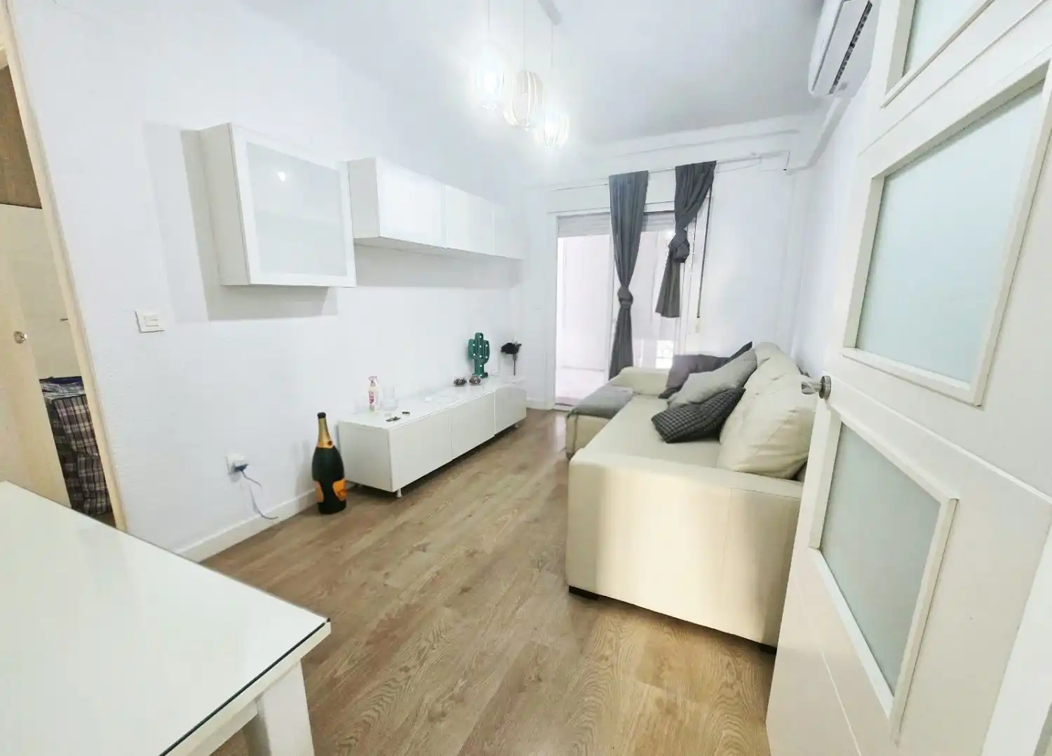 Flat to rent in PLAZA LUIS CERNUDA, imagen 3