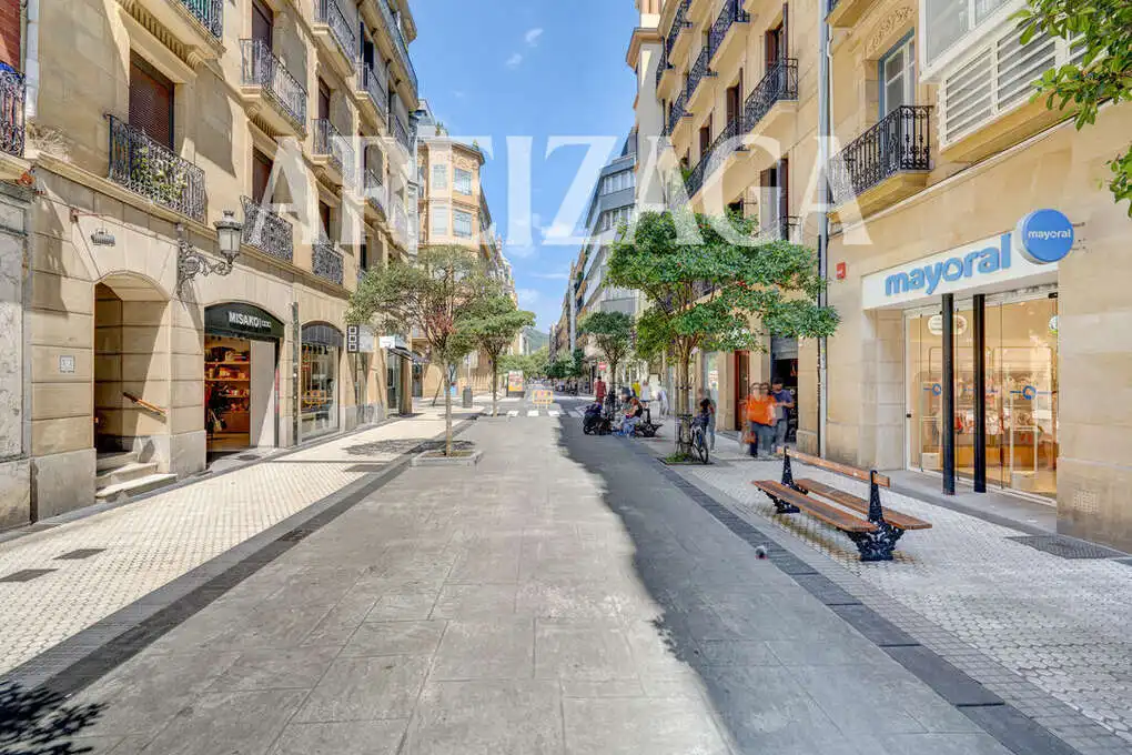 Local comercial en alquiler en Arrasate Kalea 25, imagen 4