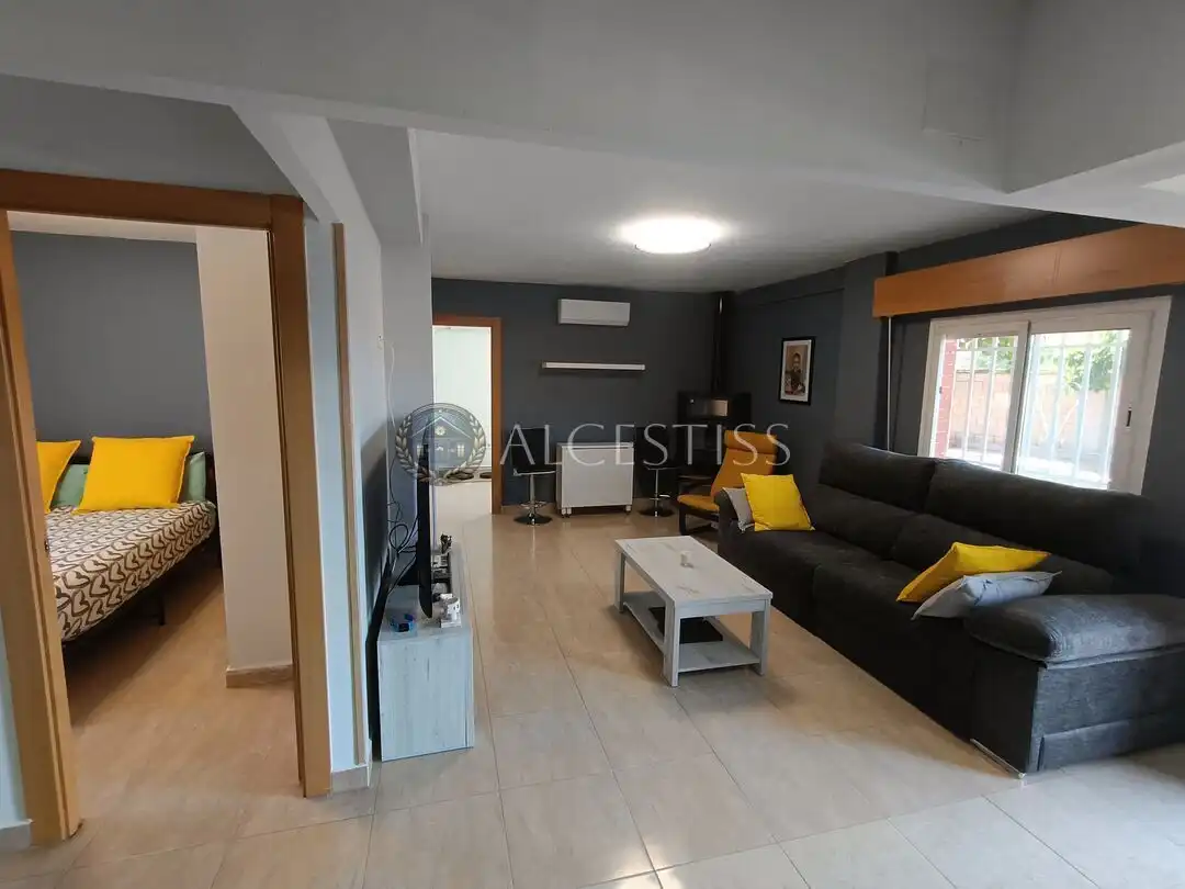 Sala d'estar de Casa o xalet en venda en El Viso de San Juan amb Aire condicionat, Calefacció i Jardí privat
