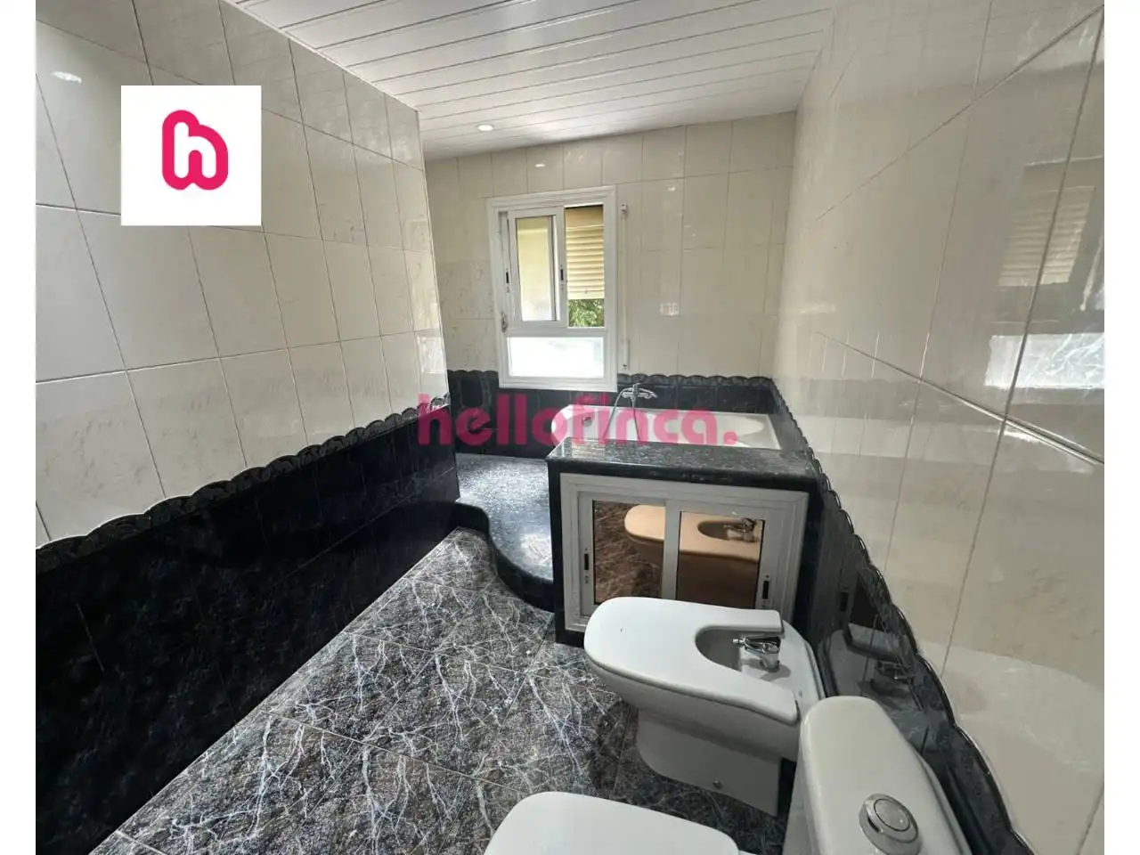 Baño de Piso en venta en Terrassa con Trastero y Alarma