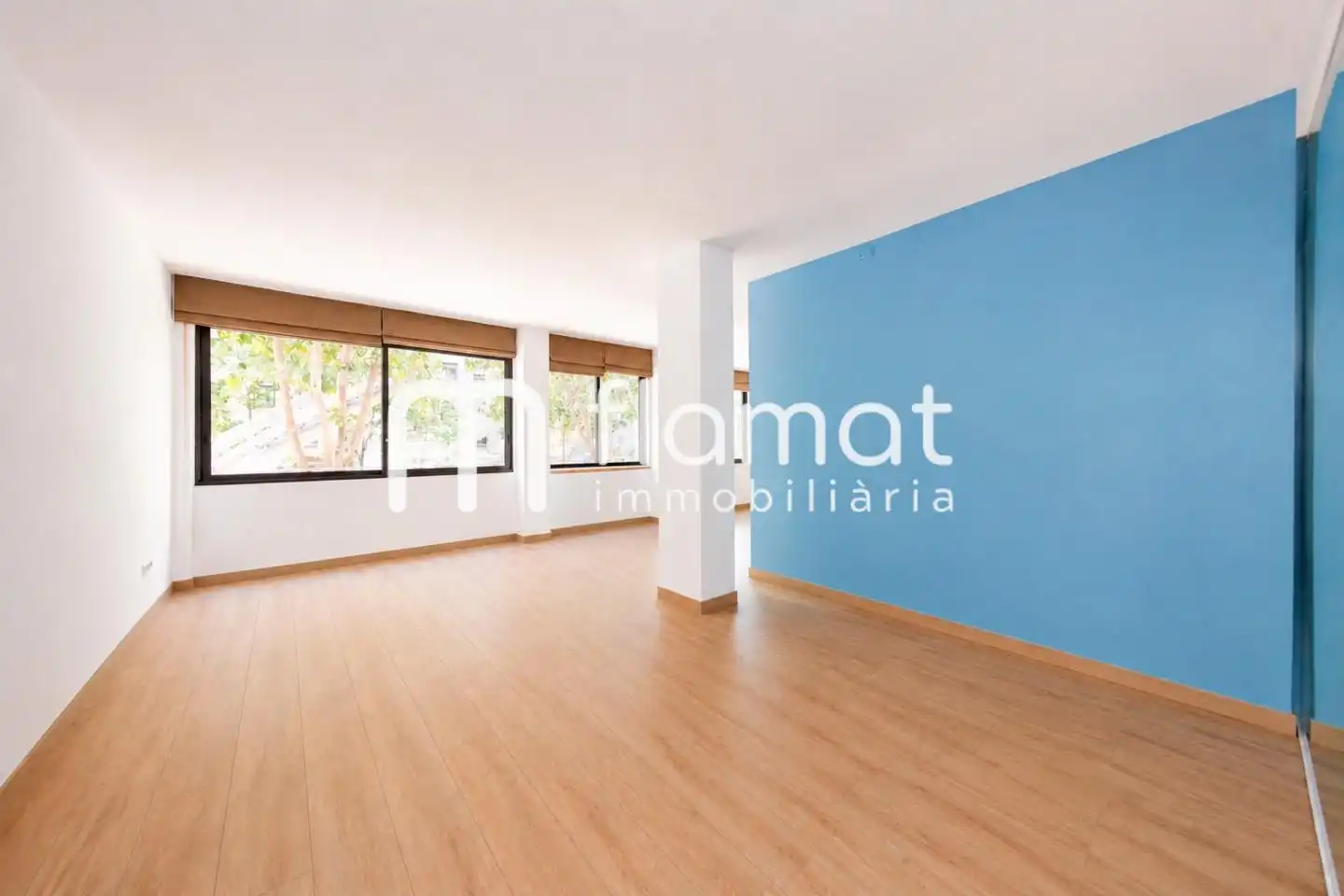 Außenansicht von Wohnung zum Verkauf in Barcelona mit Klimaanlage