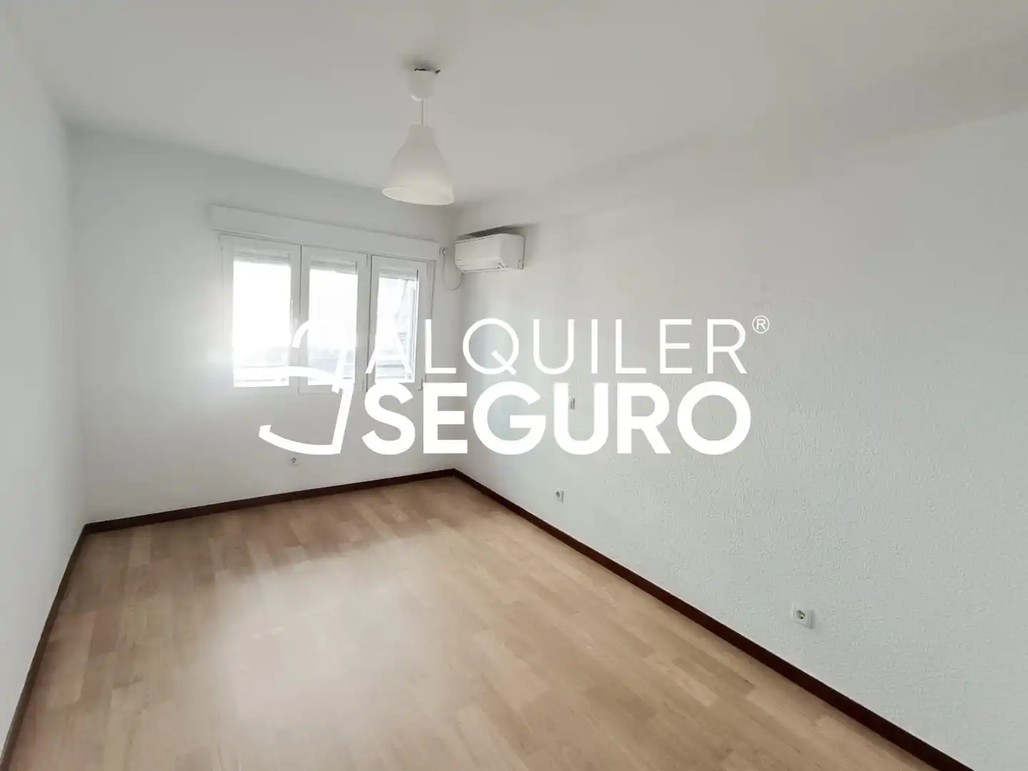 Bedroom of Flat for rent in Getafe  with Air Conditioner, Heating and Terrace