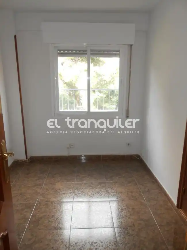 Schlafzimmer von Wohnung zur Miete in Madrid mit Terrasse