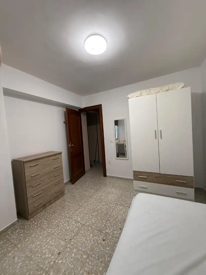 Habitación de Piso para compartir en Jaén con Amueblado