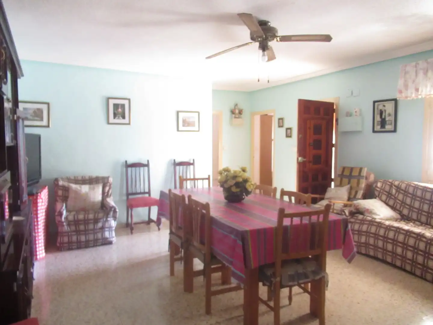 Menjador de Casa o xalet en venda en Alicante / Alacant amb Terrassa, Piscina i Forn