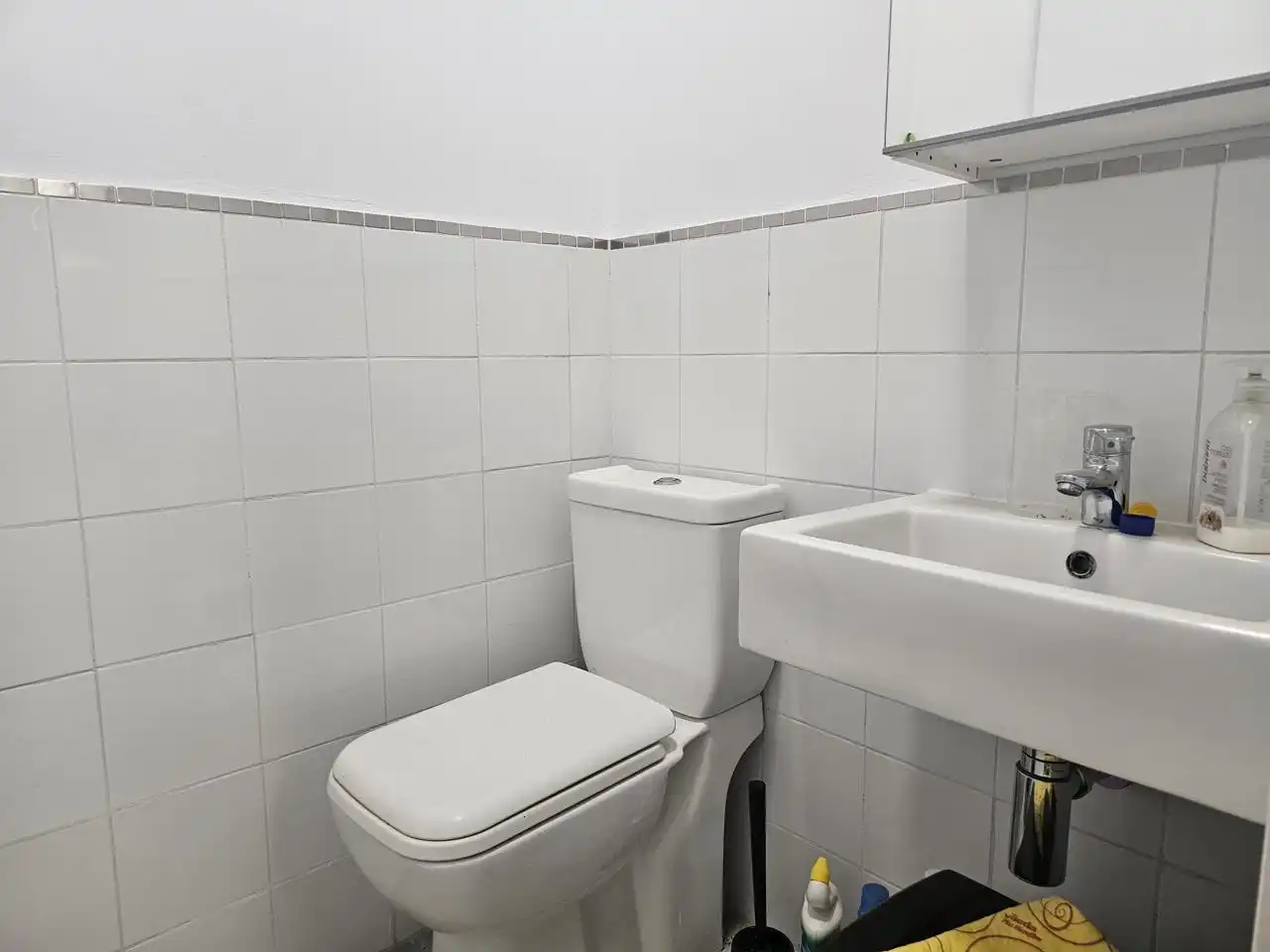 Baño de Local de alquiler en San Bartolomé de Tirajana con Aire acondicionado