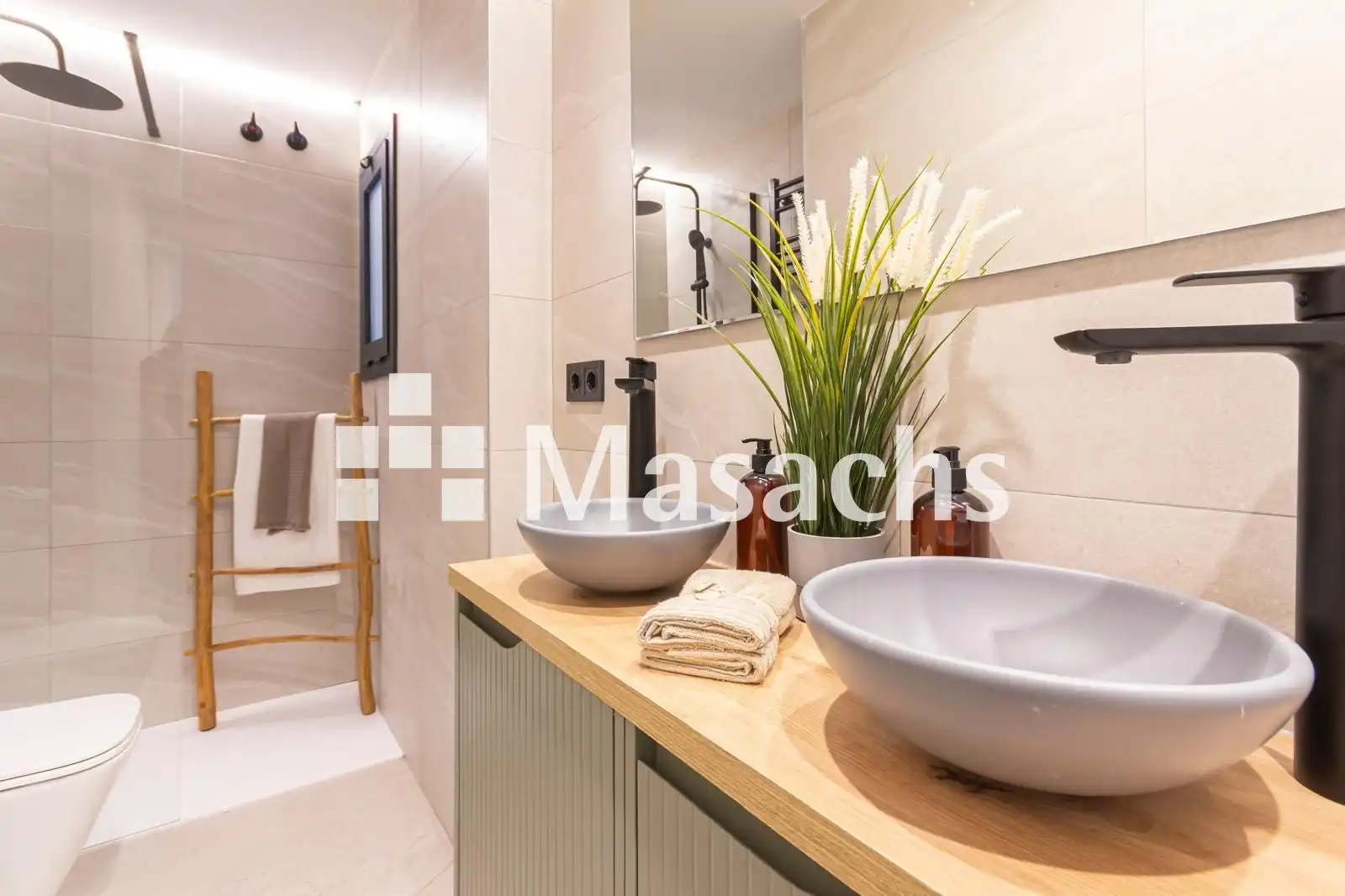 Baño de Ático en venta en Terrassa con Terraza