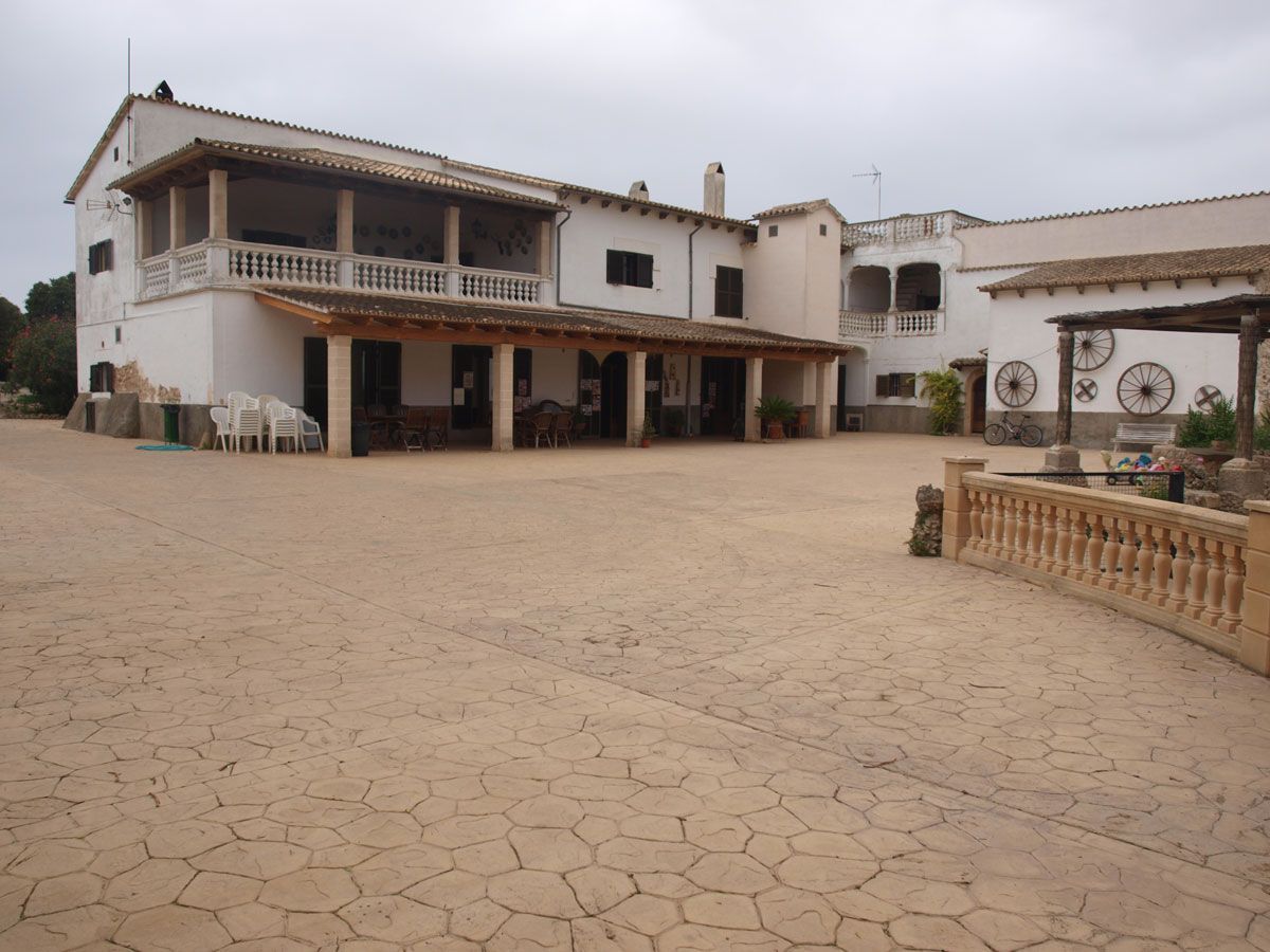 Finca rústica en venda en Lloret de Vistalegre amb Jardí privat, Terrassa i Moblat