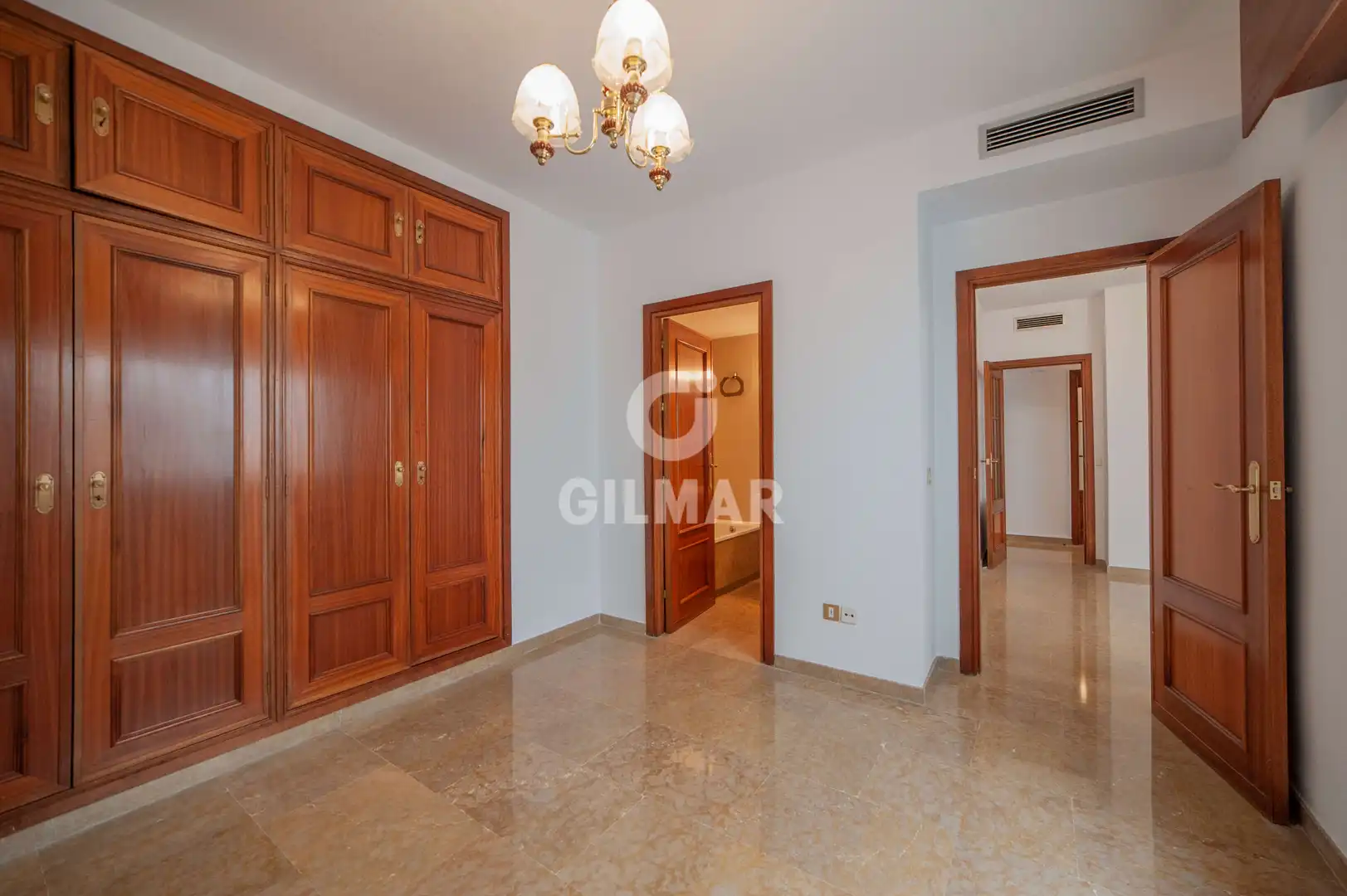 Habitación de Piso de alquiler en Sevilla con Calefacción y Balcón