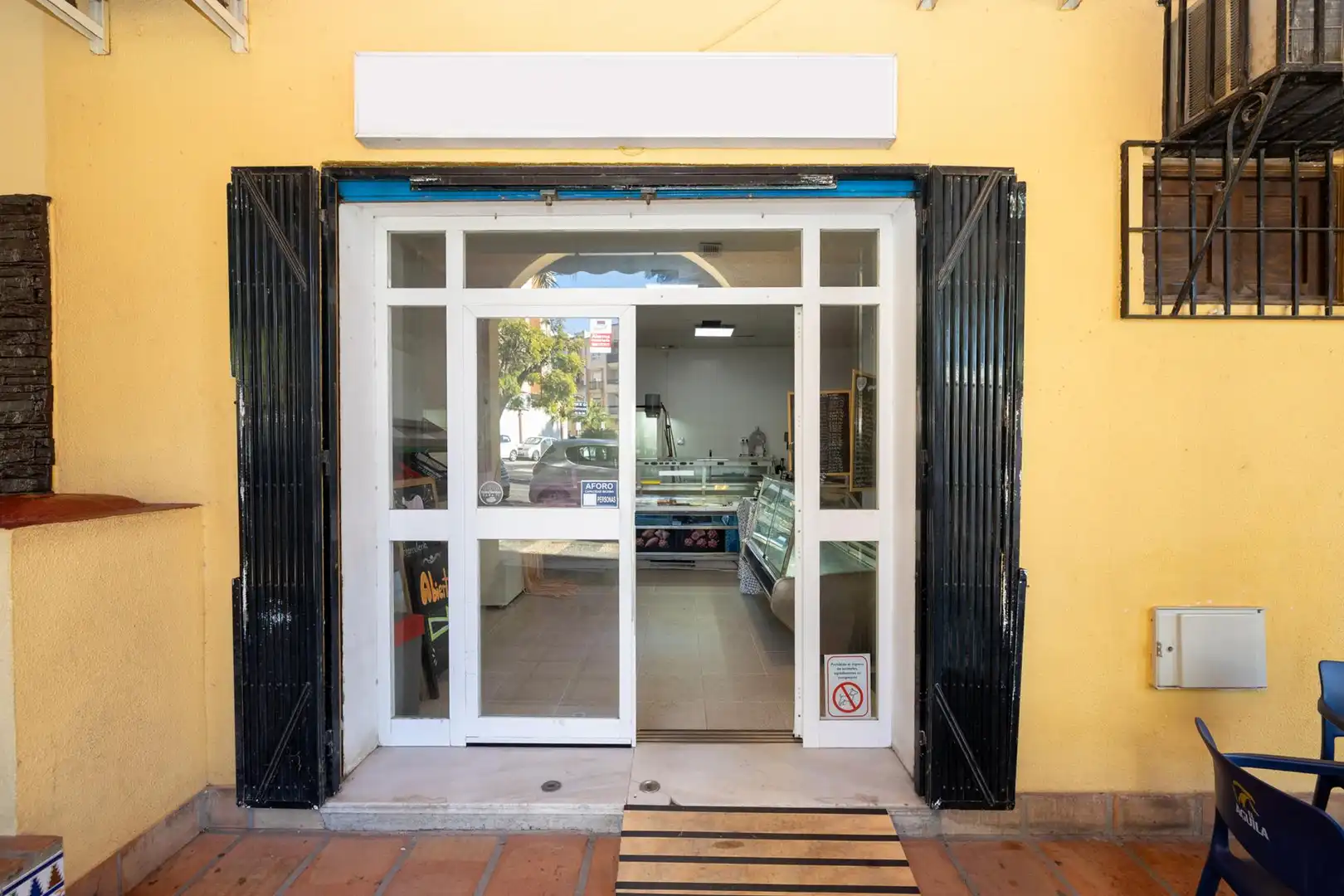 Gewerbefläche zum Verkauf in Avenida de Enrique Martín Cuevas 6, imagen 2