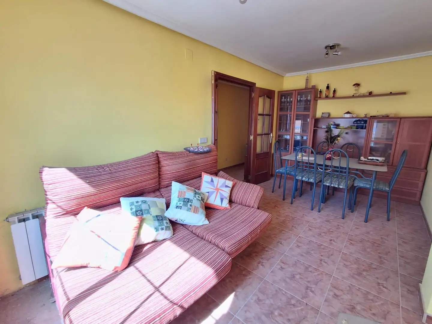 Sala de estar de Piso en venta en Tudela de Duero con Calefacción, Trastero y Balcón