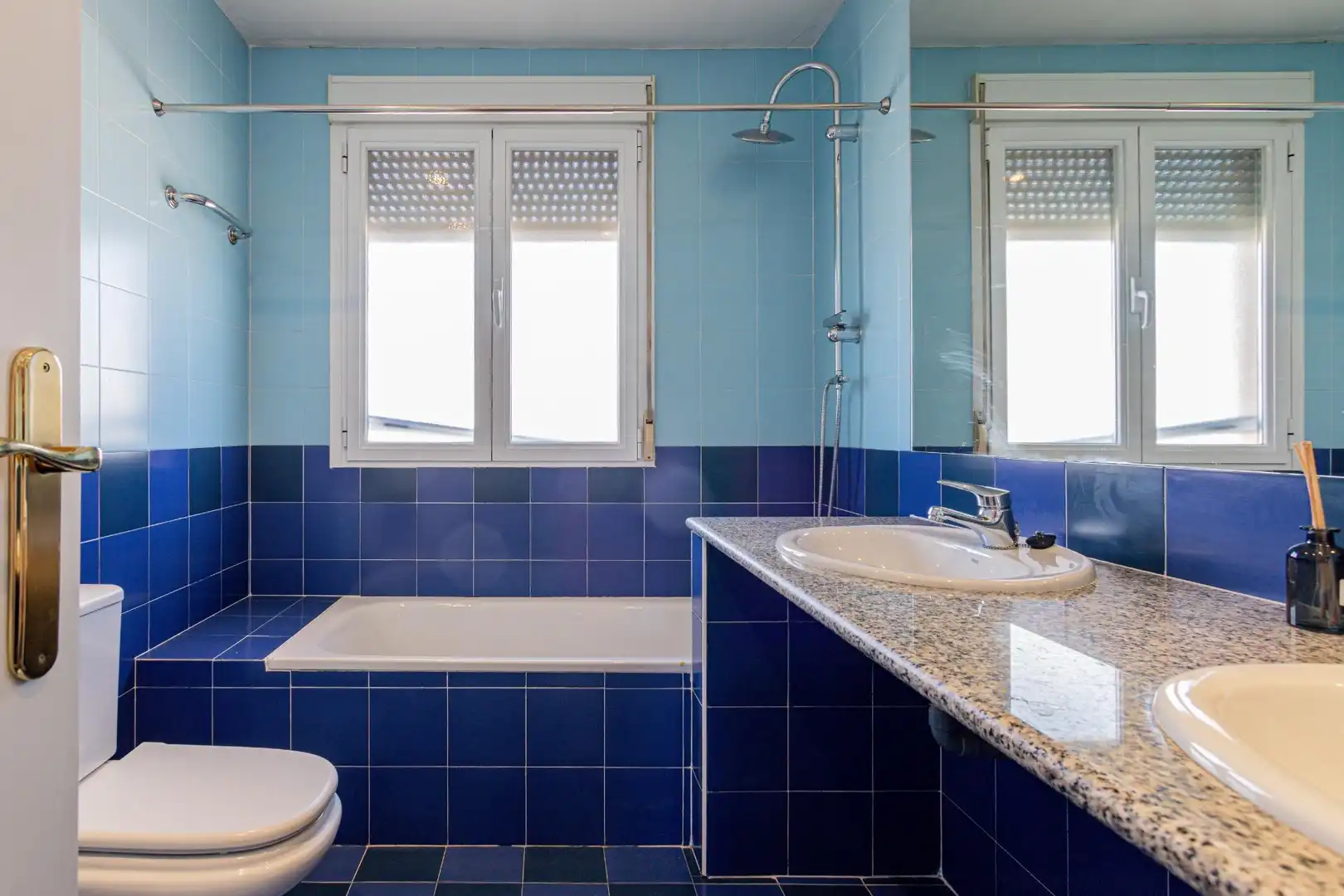 Bathroom of Houses for sale in Guadalix de la Sierra  with Heating, Terrace and Swimming Pool