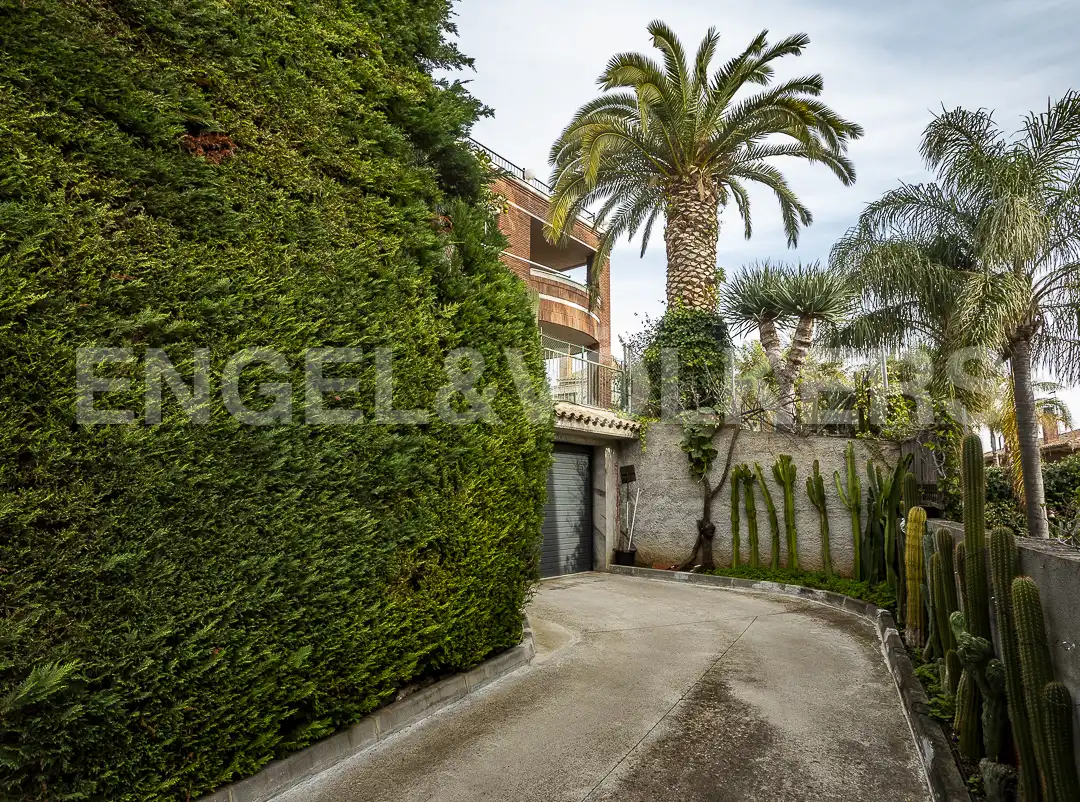 Vista exterior de Casa o xalet en venda en Premià de Dalt amb Aire condicionat, Calefacció i Jardí privat