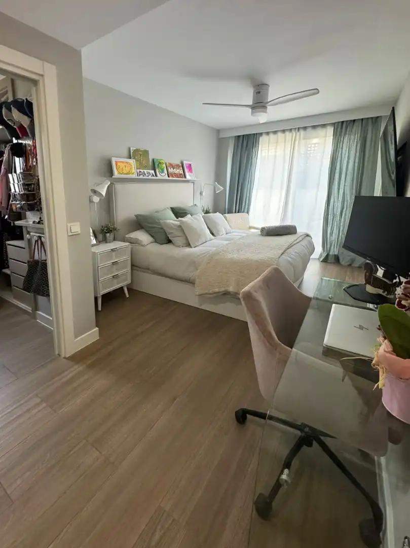 Habitación de Planta baja de alquiler en Boadilla del Monte con Aire acondicionado, Calefacción y Jardín privado