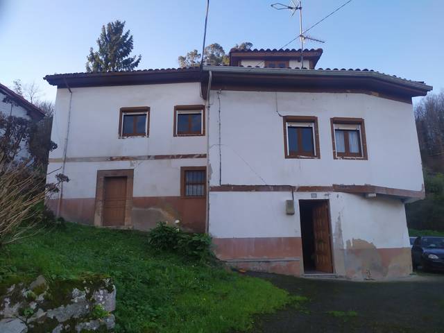 Casa-chalet en Venta en Pravia